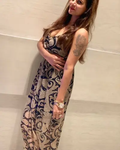 Khandaghosh Escort